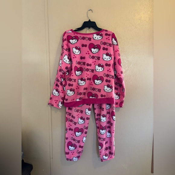 NWT Hello Kitty Love plush fleece pajama set sz L - Picture 2 of 6
